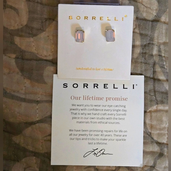 Sorrelli NWT Emerald Cut Stud  Earrings - Picture 7 of 9